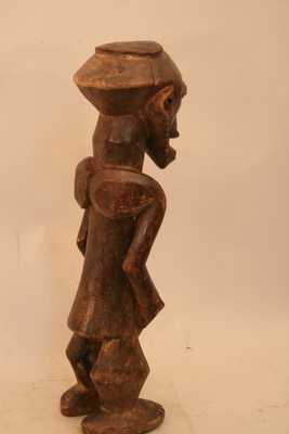 Bembe.(statue), d`afrique : Rép.démoncratique du Congo., statuette Bembe.(statue), masque ancien africain Bembe.(statue), art du Rép.démoncratique du Congo. - Art Africain, collection privées Belgique. Statue africaine de la tribu des Bembe.(statue), provenant du Rép.démoncratique du Congo., 1350/5330.Vieille statue d